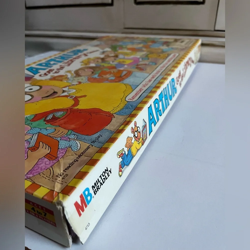 Vintage ‘96 Milton Bradley Arthur Goes to the Library board game memory match